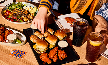 DAVE & BUSTERS Website