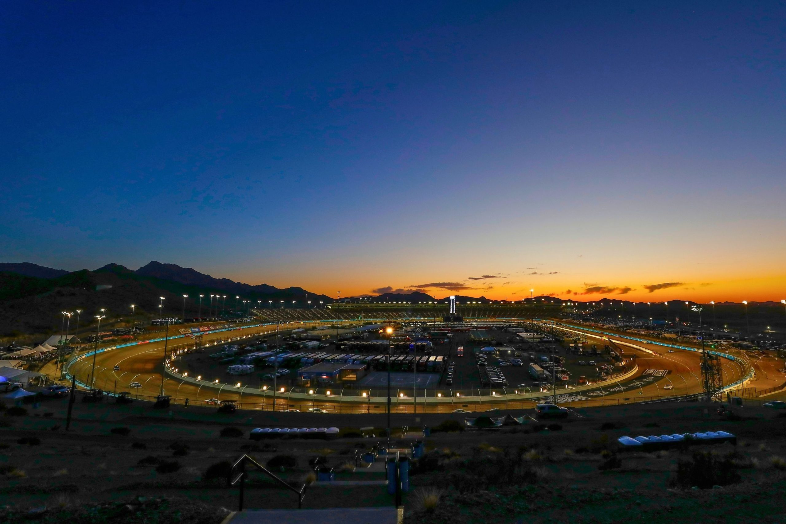 Parking at Phoenix Raceway